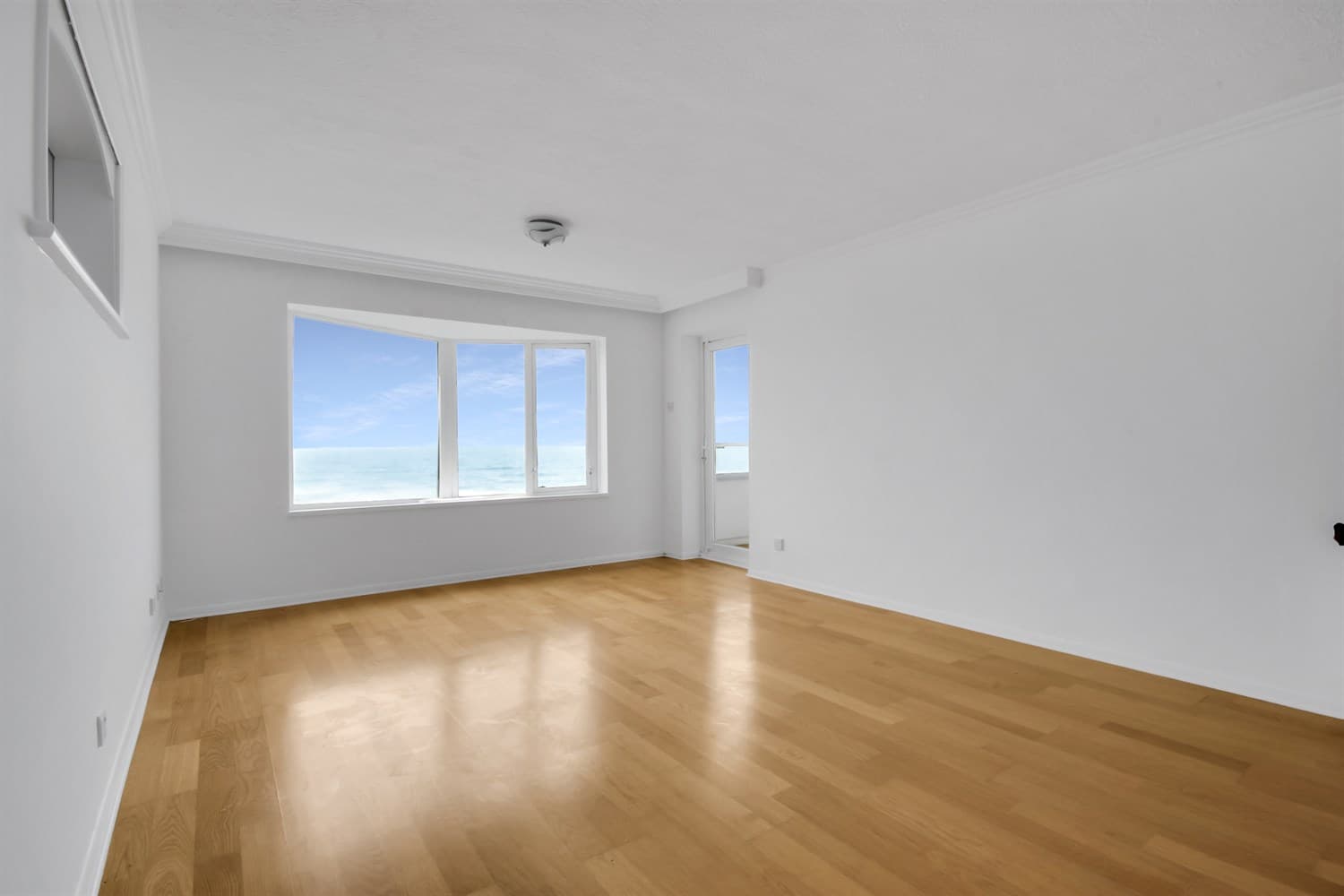 East Bracklesham Drive, Bracklesham Bay, Chichester, West Sussex, PO20 8JN