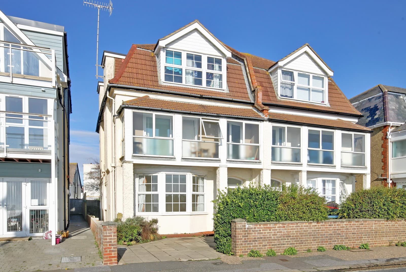 2 Marine Drive West, Bognor Regis, PO21 2QA